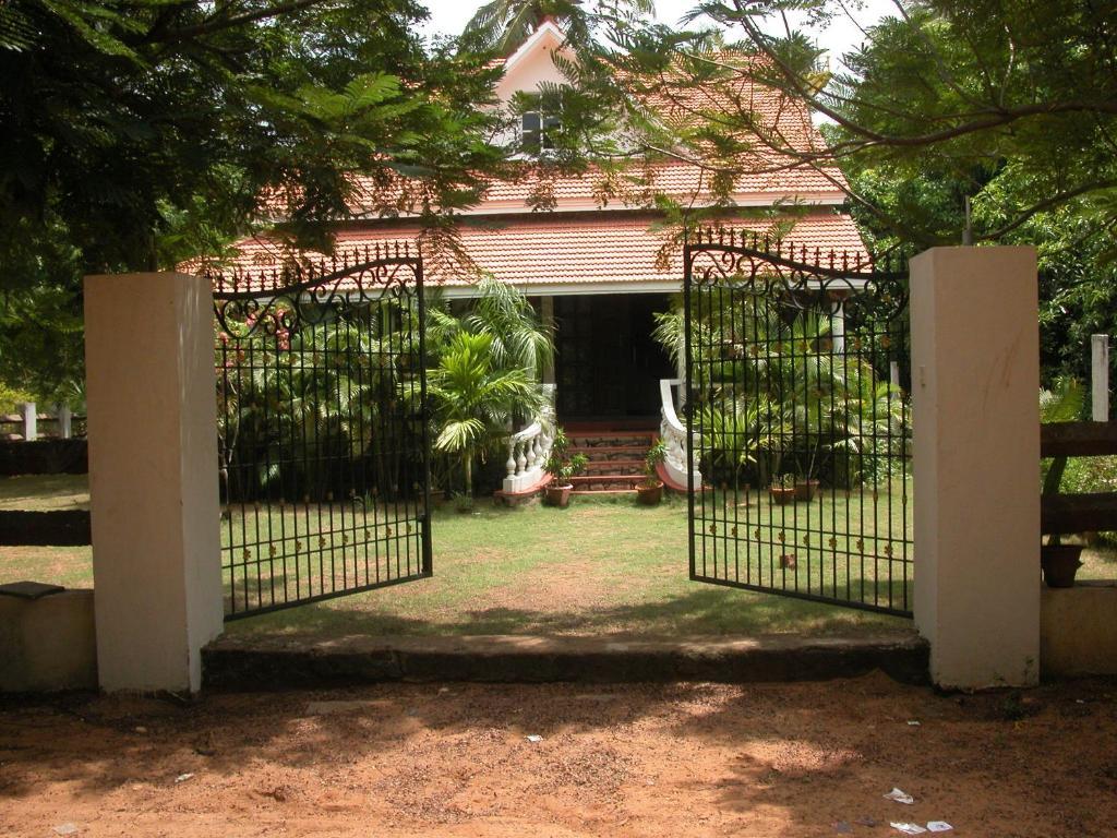 Prince Park Pondicherry Room photo